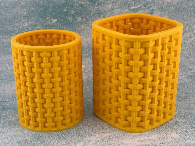 Wobly: the Smooth Woven pen holder 